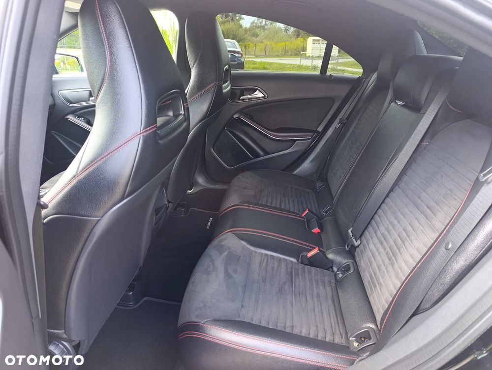 Mercedes-Benz CLA 180 7G-DCT UrbanStyle Edition - 16