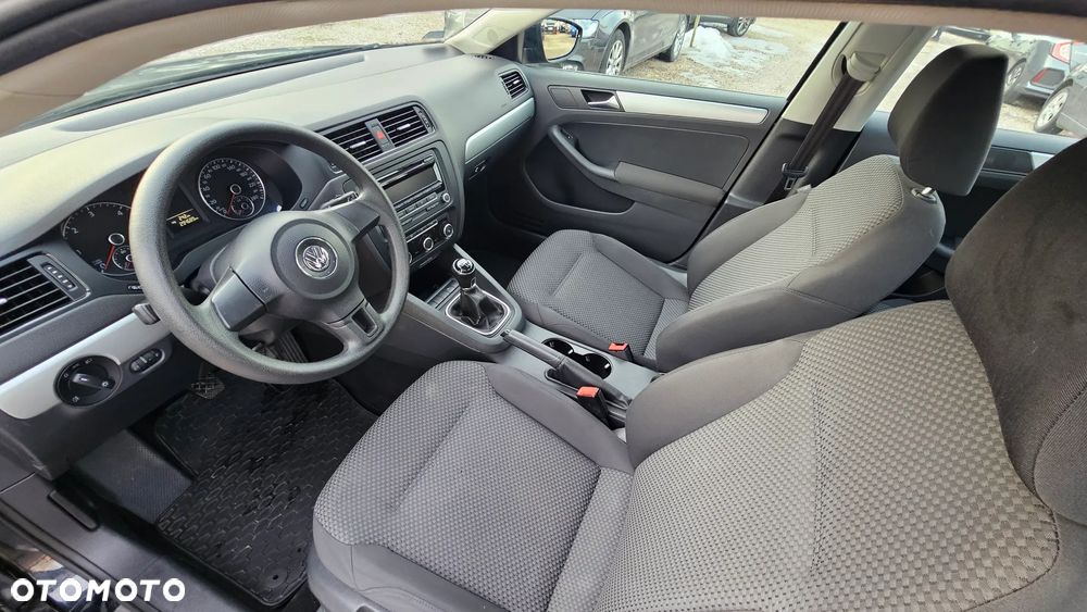 Volkswagen Jetta 1.6 TDI Comfortline - 16