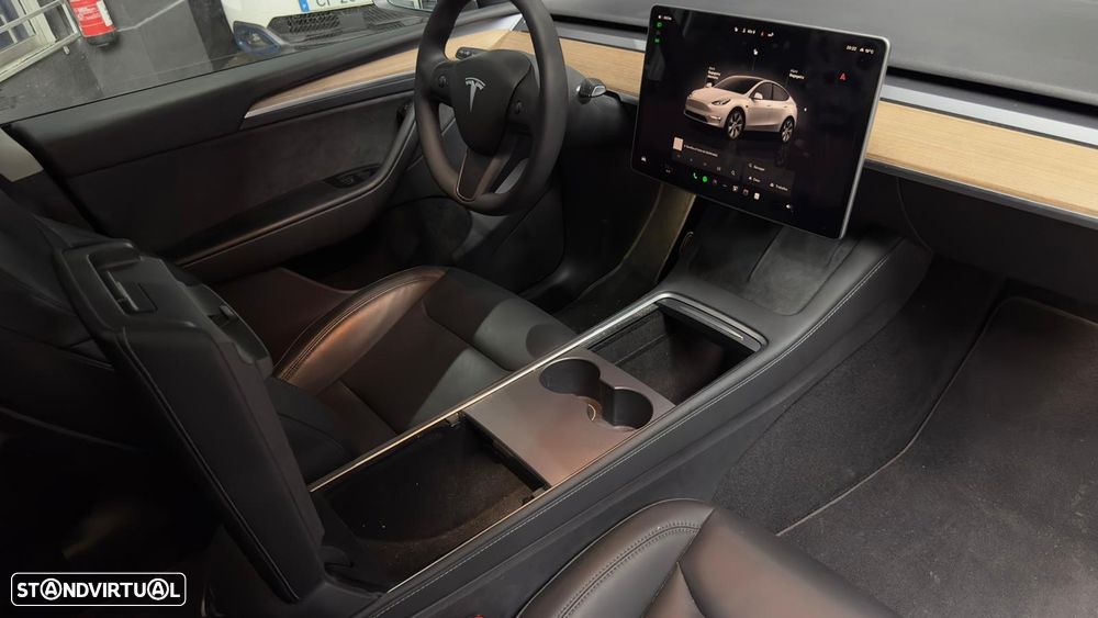 Tesla Model Y Performance Tração Integral - 29
