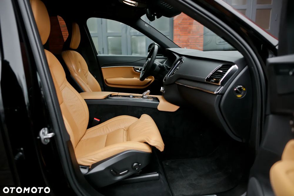 Volvo XC 90 B5 D AWD Ultimate Bright - 25