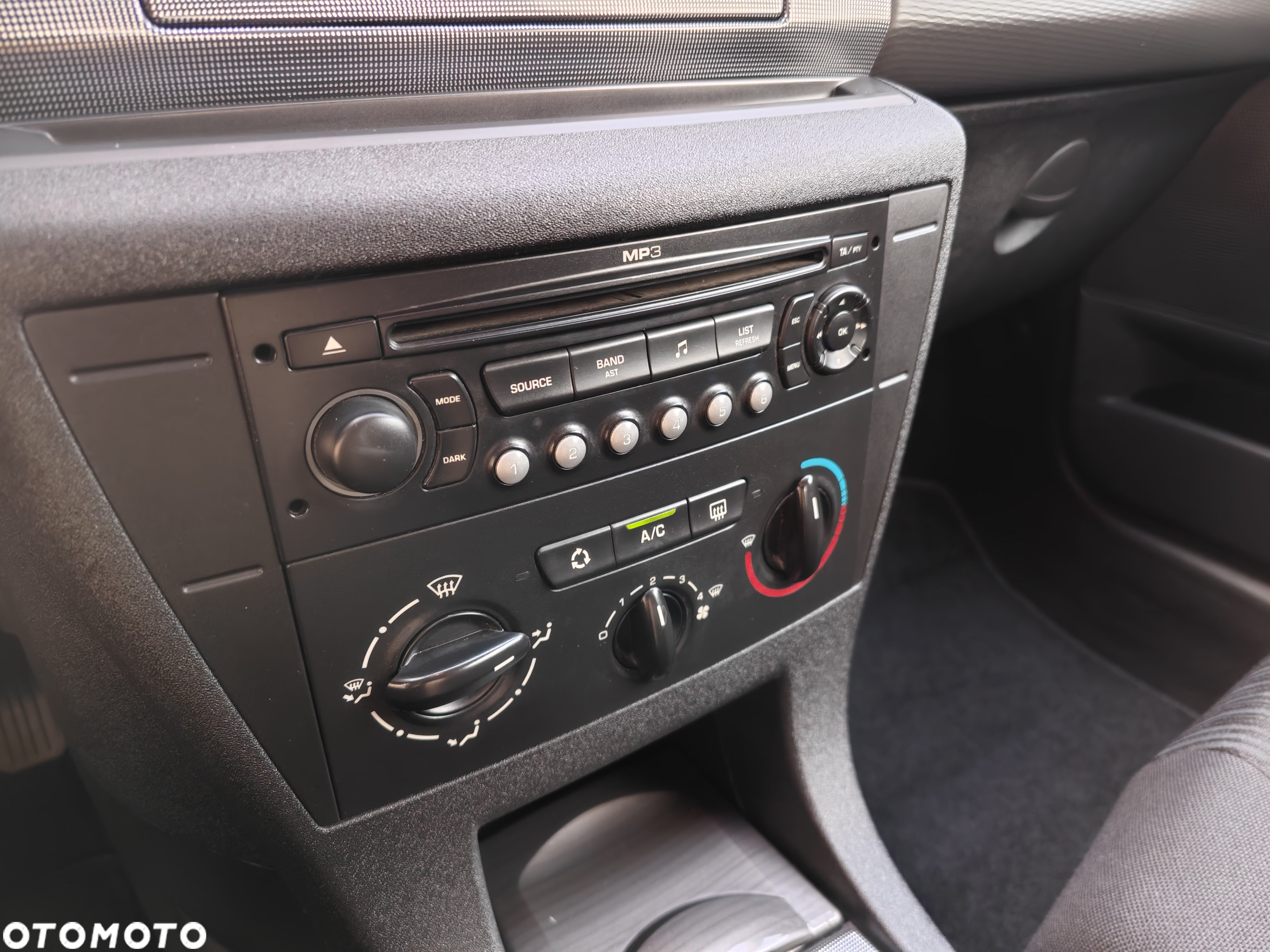 Citroën C4 Coupe 1.4 16V Advance - 20