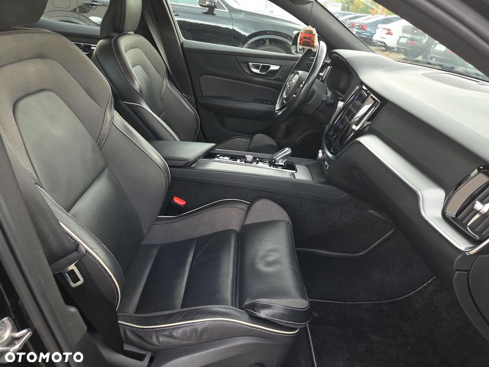 Volvo S60 B4 B R-Design - 11