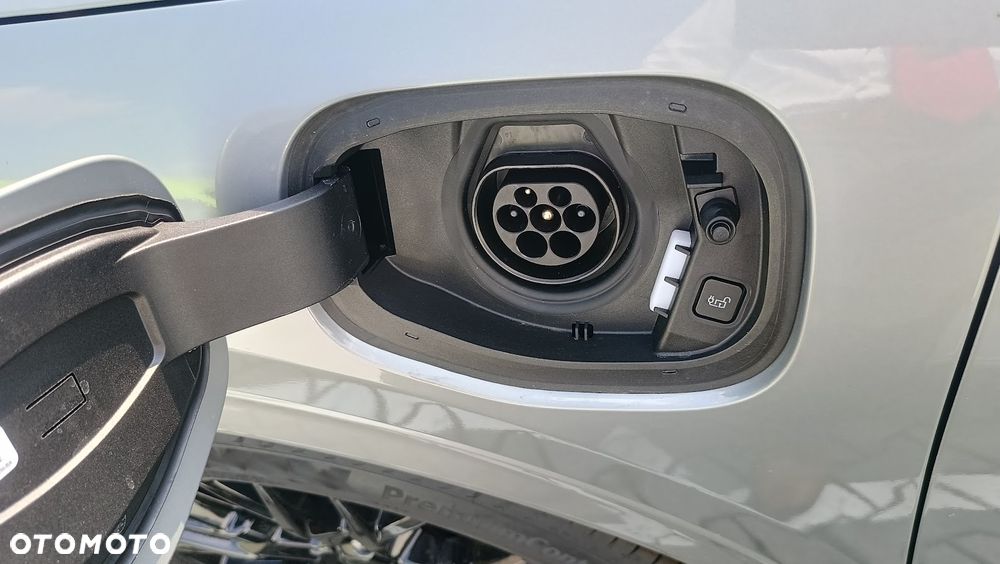 Ford Kuga 2.5P PHEV FWD ST-Line X eCVT - 21