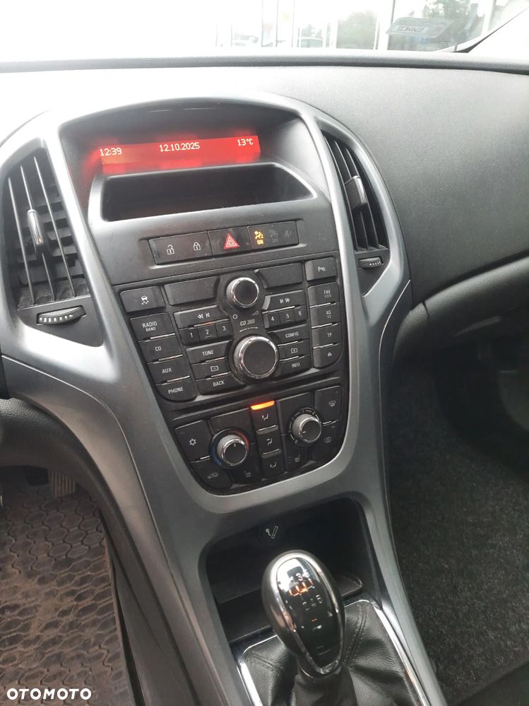 Opel Astra GTC 1.4 Turbo - 17