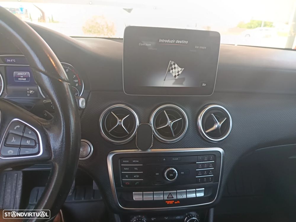 Mercedes-Benz A 180 7G-DCT - 4