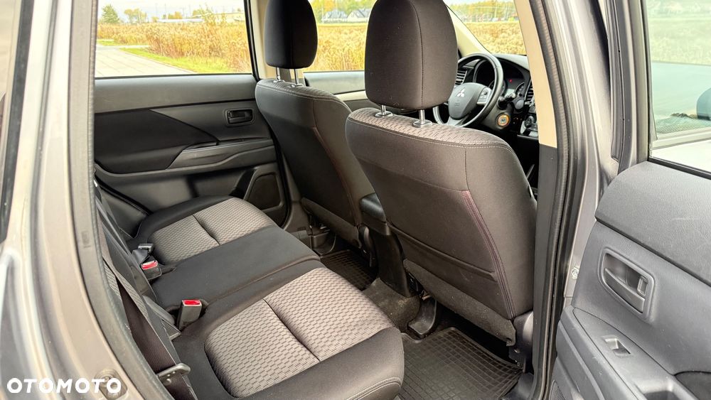 Mitsubishi Outlander 2.0 Intense 2WD - 24