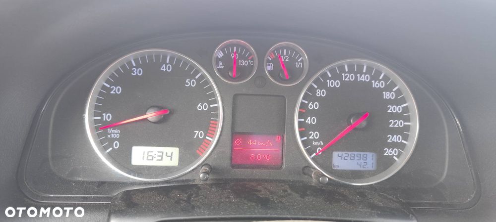 Volkswagen Passat 2.3 V5 Highline - 10