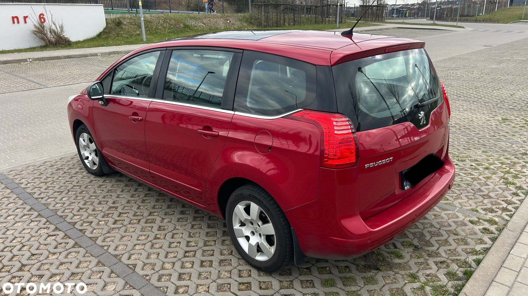 Peugeot 5008 1.6 THP Active - 5