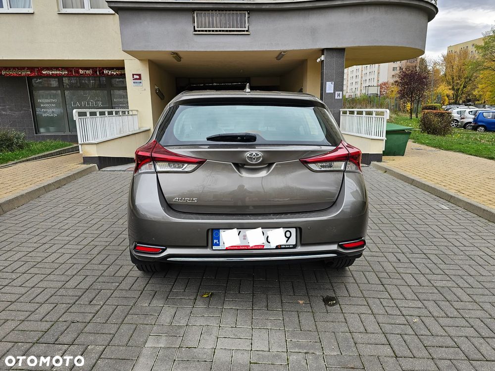 Toyota Auris 1.6 Premium - 8