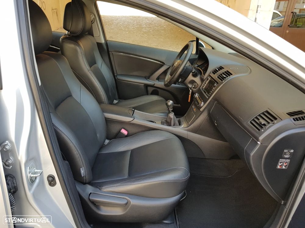 Toyota Avensis 2.0 D-4D Exclusive +Pele+GPS — fotografia 34
