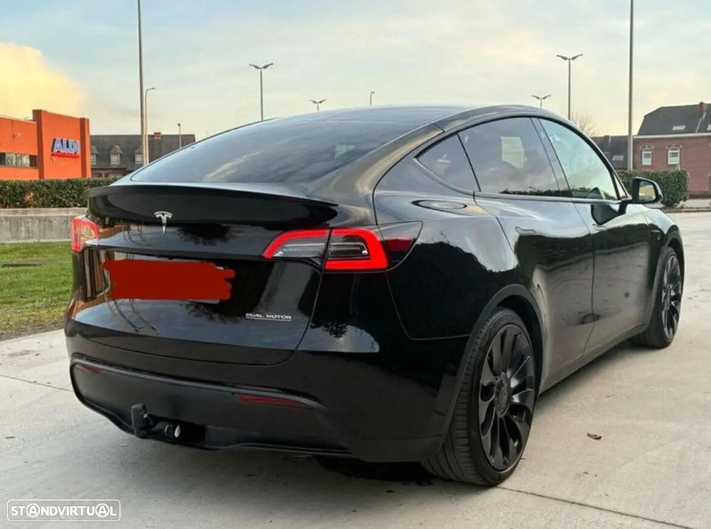 Tesla Model Y Performance Dual Motor AWD - 8
