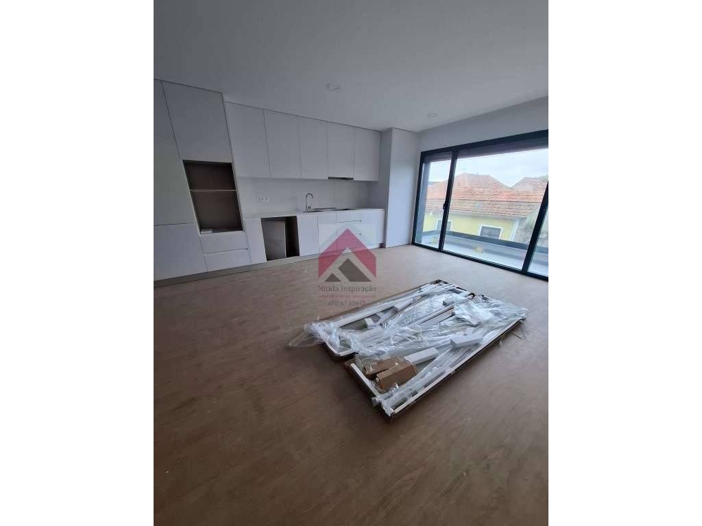 Apartamento T2 + 1 com varanda em Esgueira, Aveiro - Grande imagem: 3/39