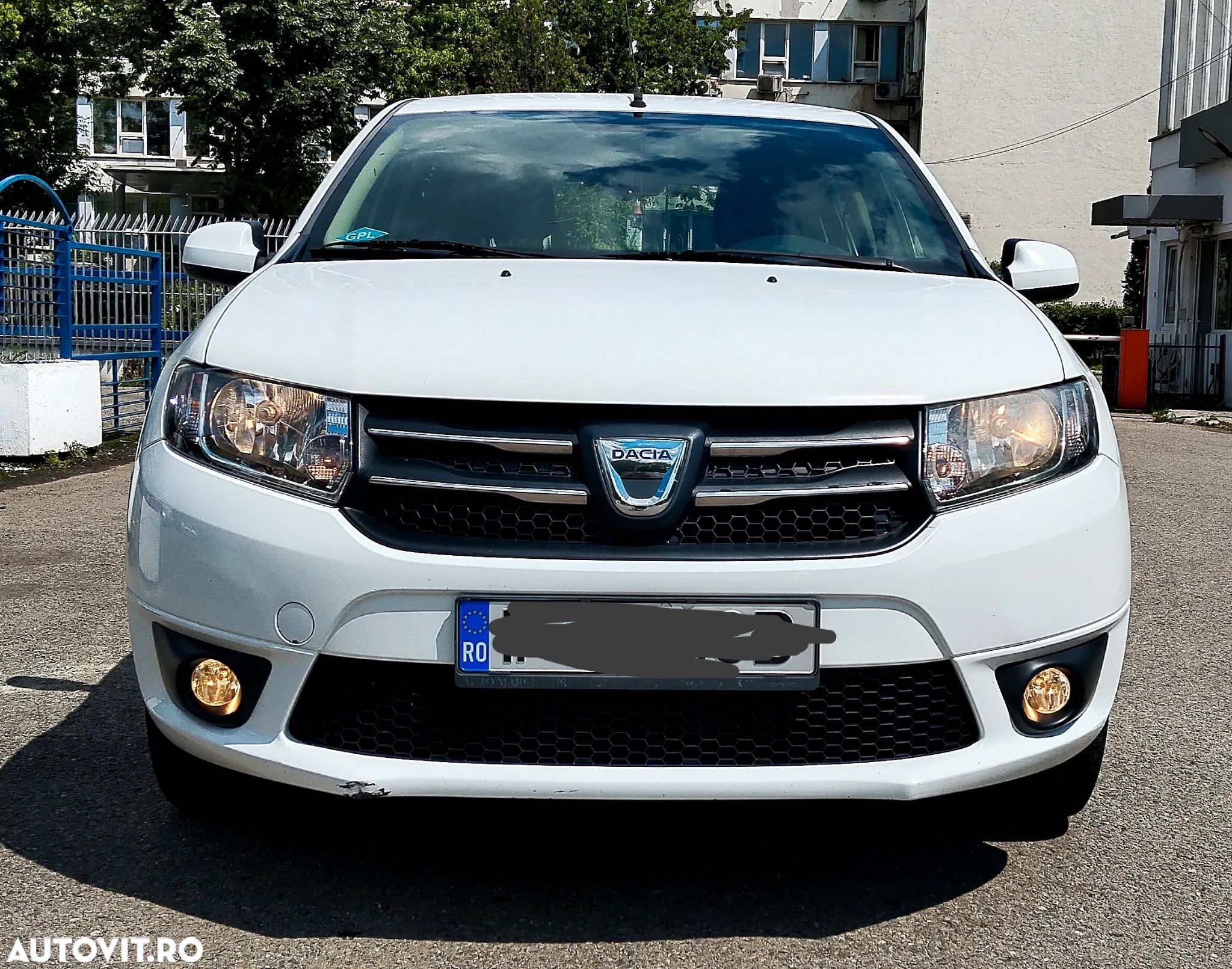 Dacia Sandero 1.2 75CP Laureate - 1