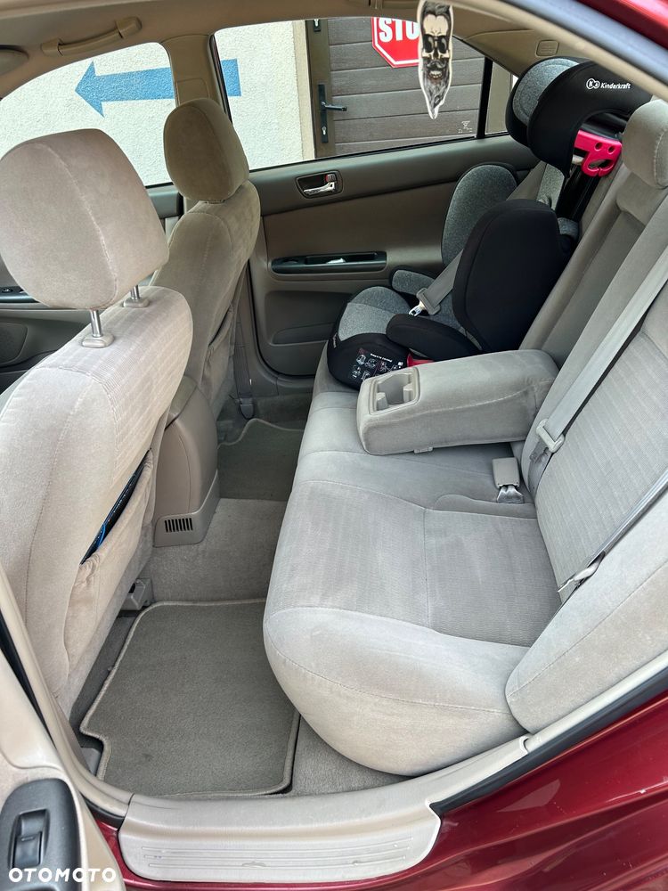 Toyota Camry - 22