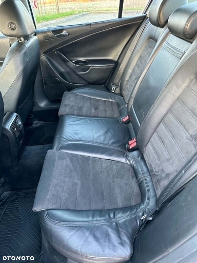 Volkswagen Passat 2.0 TDI DPF Highline - 11