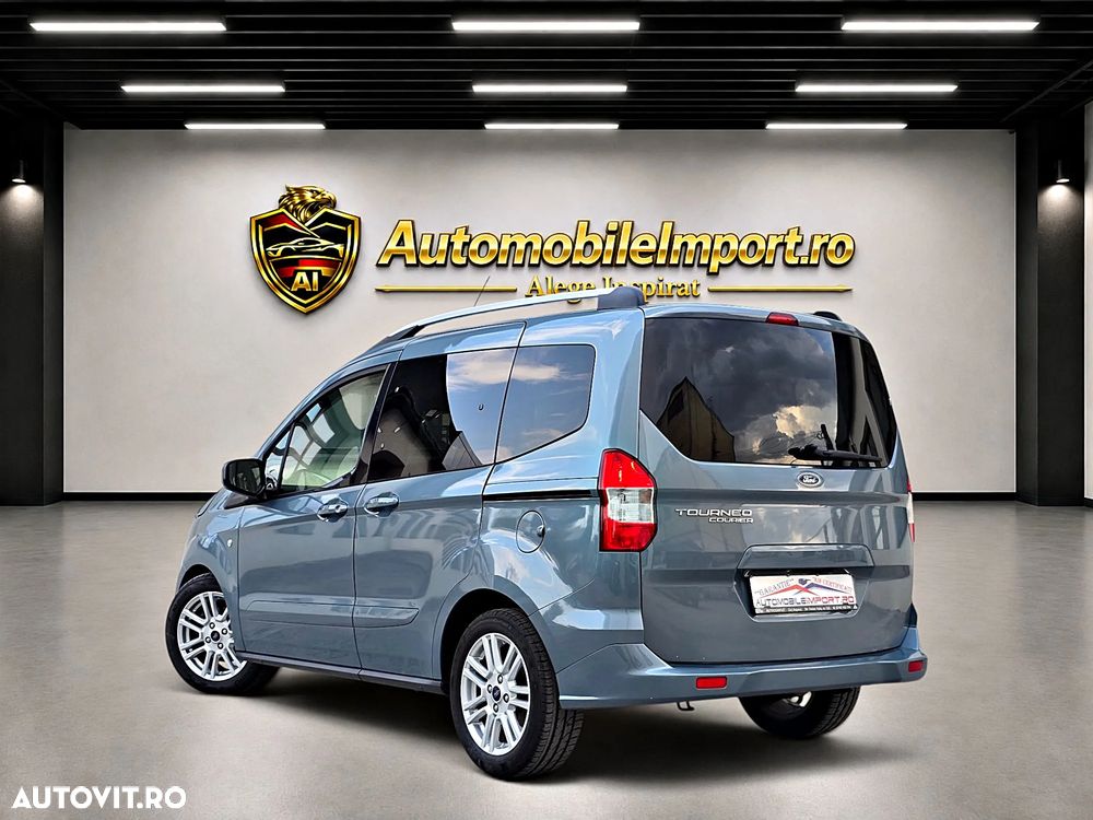 Ford Tourneo Courier 1.5 TDCi S&S Titanium - 5