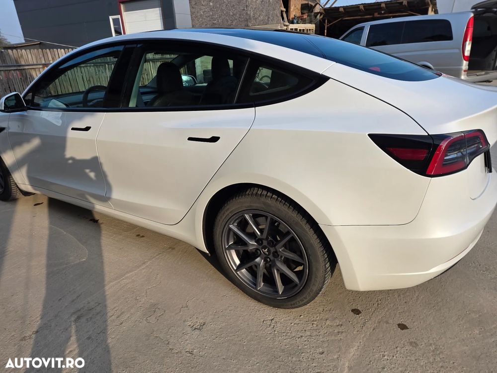 Tesla Model 3 RWD - 4