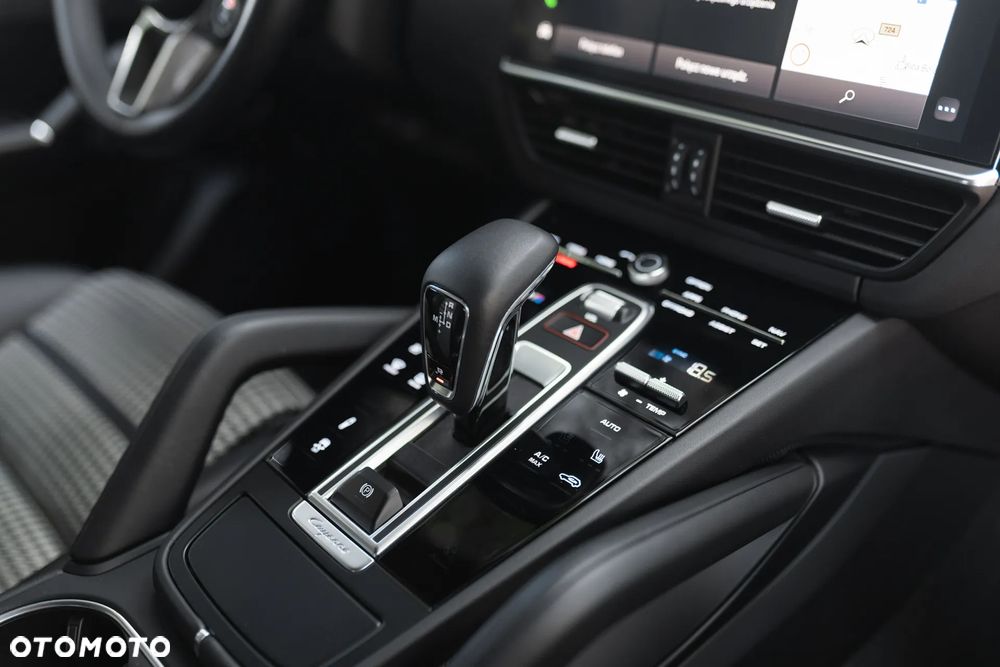 Porsche Cayenne Coupe GTS - 22