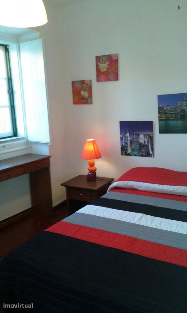 Quarto - localizado em Estrela Lisbon - Grande imagem: 2/25