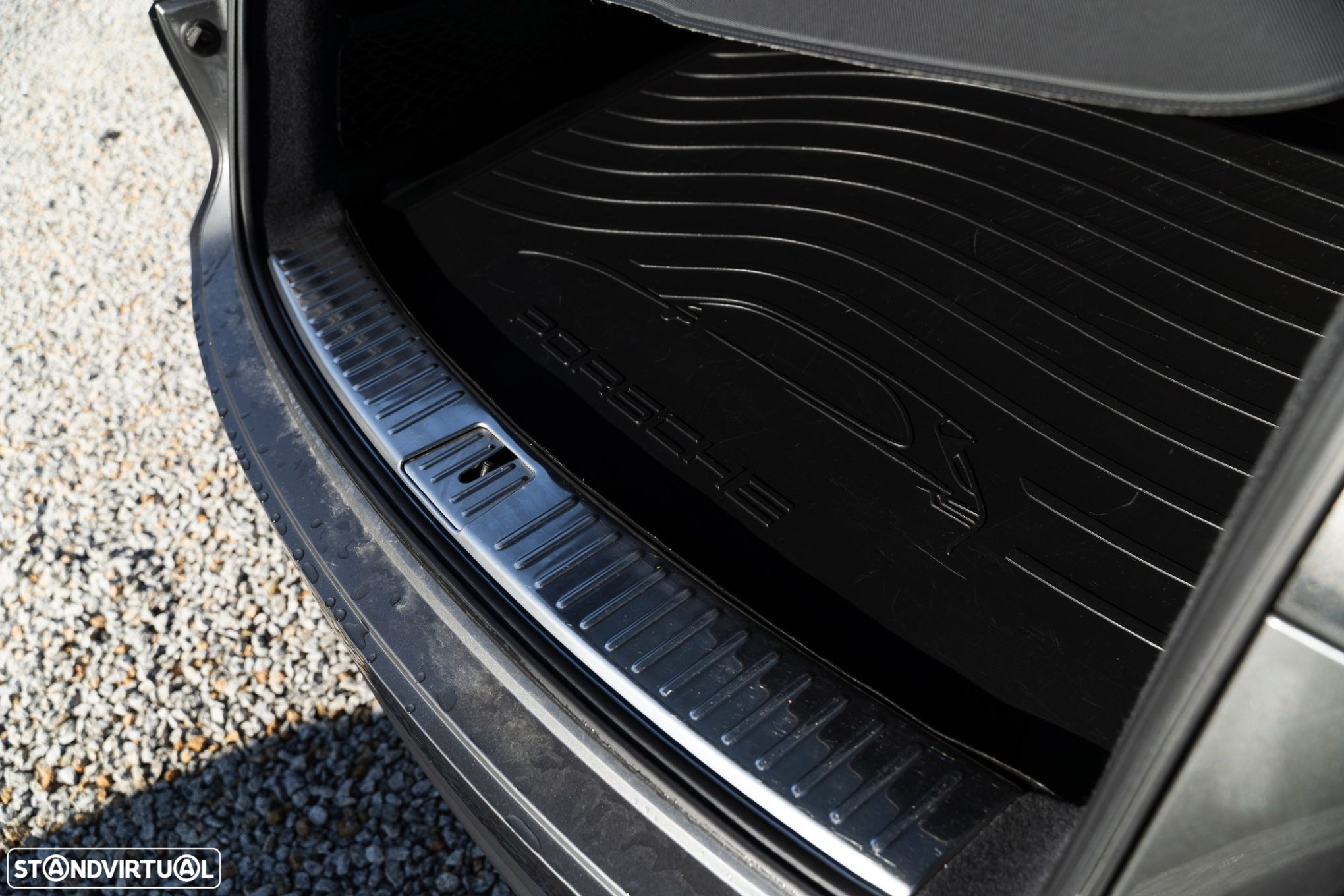 Porsche Cayenne Platinum Edition - 18