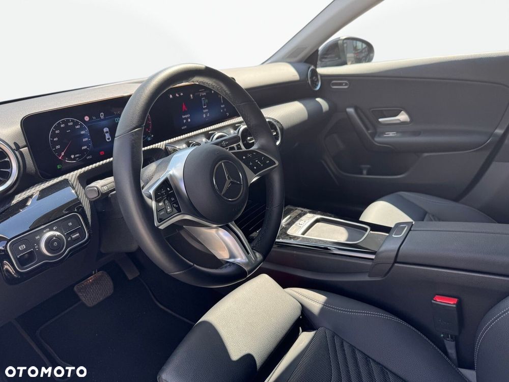 Mercedes-Benz CLA - 11