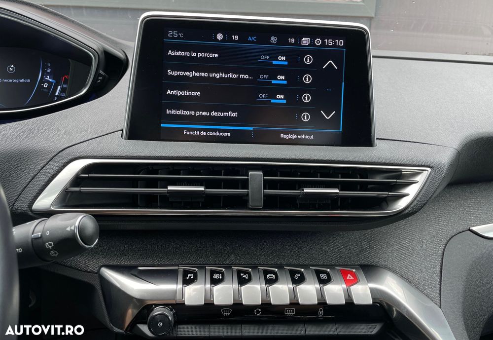 Peugeot 3008 1.2 PureTech 130 EAT8 GT - 24