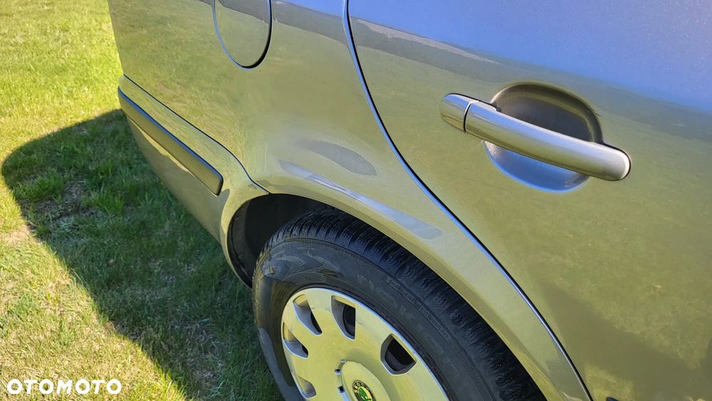 Skoda Octavia 1.6 Tour - 10