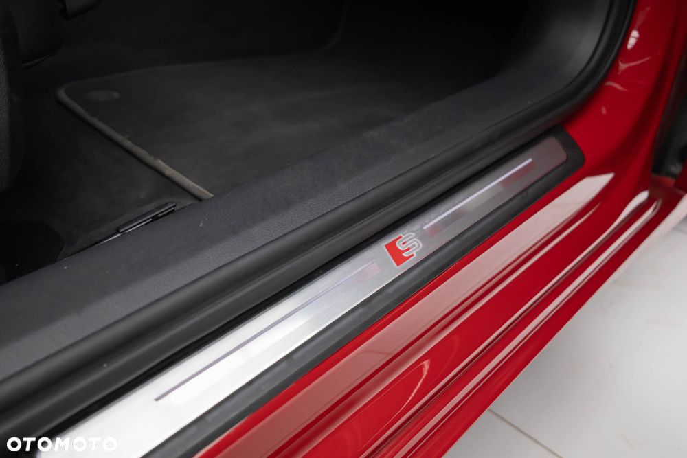Audi A6 Avant 55 TFSI e quattro S tronic S line - 33