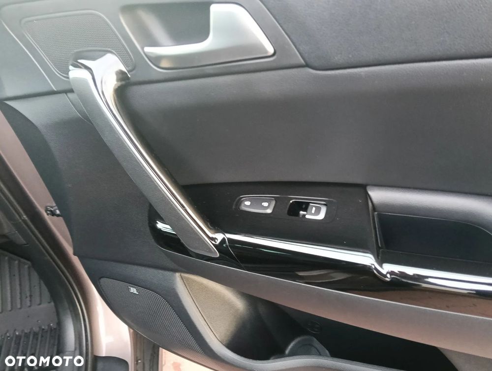 Kia Sportage 1.6 GDI 2WD DREAM-TEAM EDITION - 19