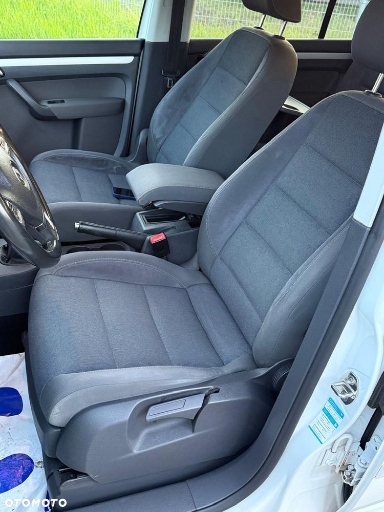 Volkswagen Touran 1.6 TDI DPF STYLE - 17