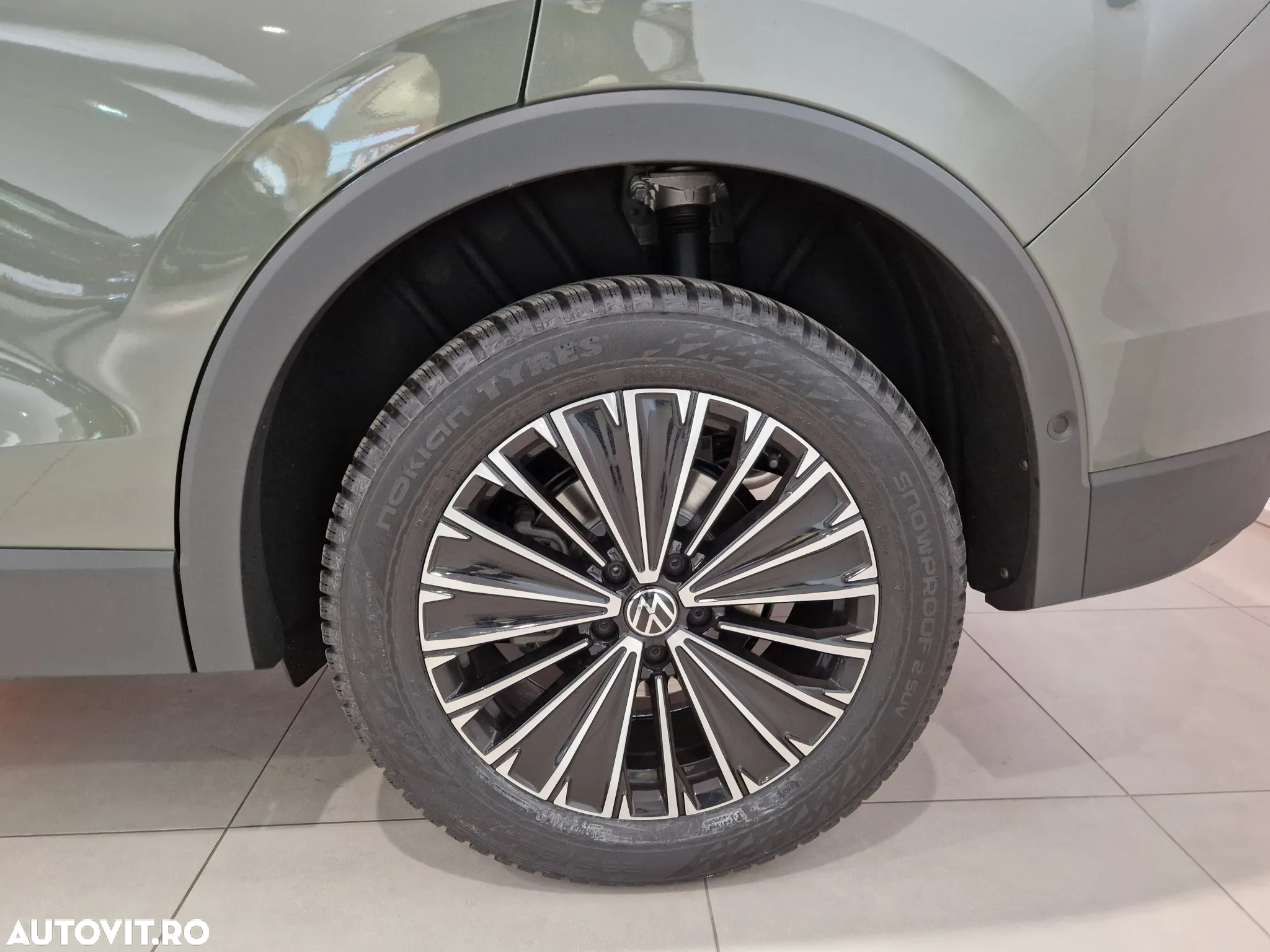Volkswagen Tiguan - 10