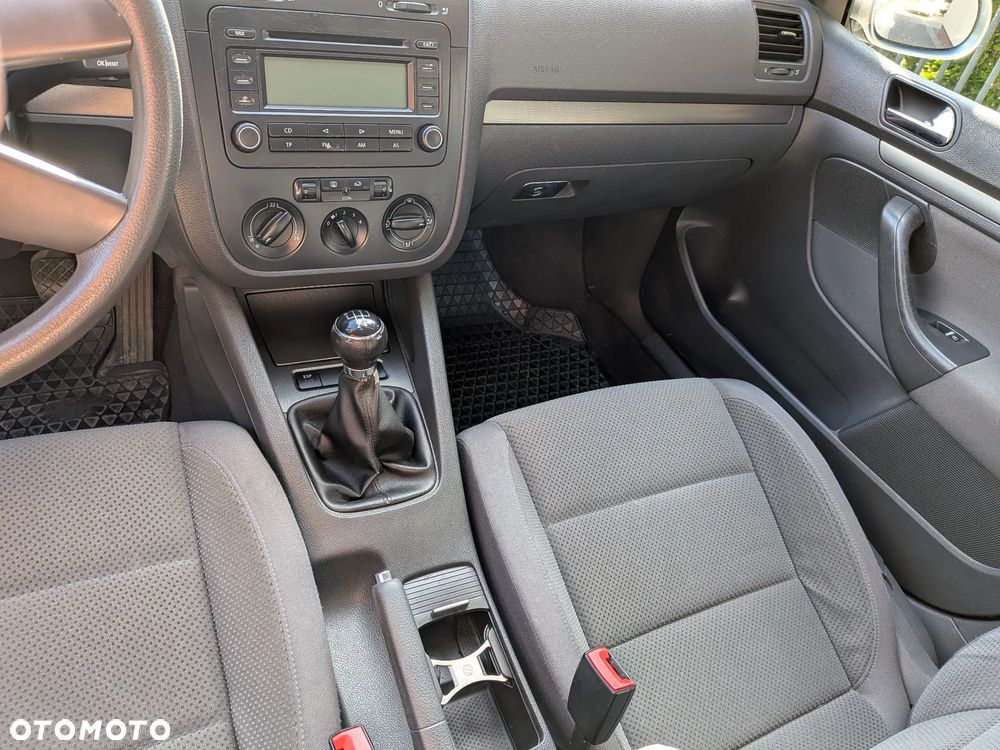 Volkswagen Golf 1.6 Comfortline - 8