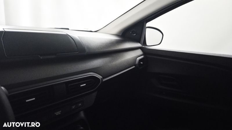 Dacia Logan TCe 90 MT5 Essential - 12