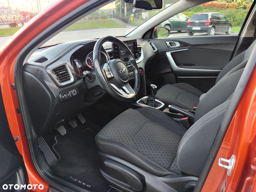 Kia XCeed 1.4 T-GDI M - 17