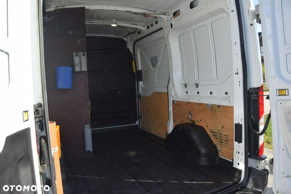 Ford Transit - 25