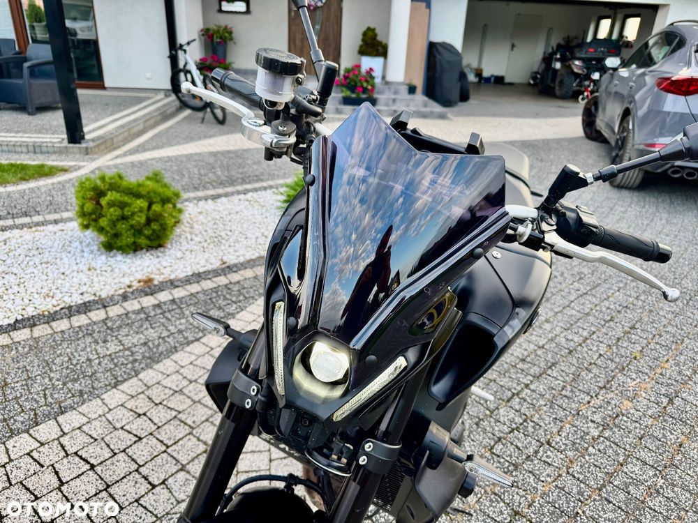 Yamaha MT - 8