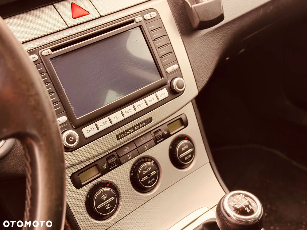 Volkswagen Passat - 22