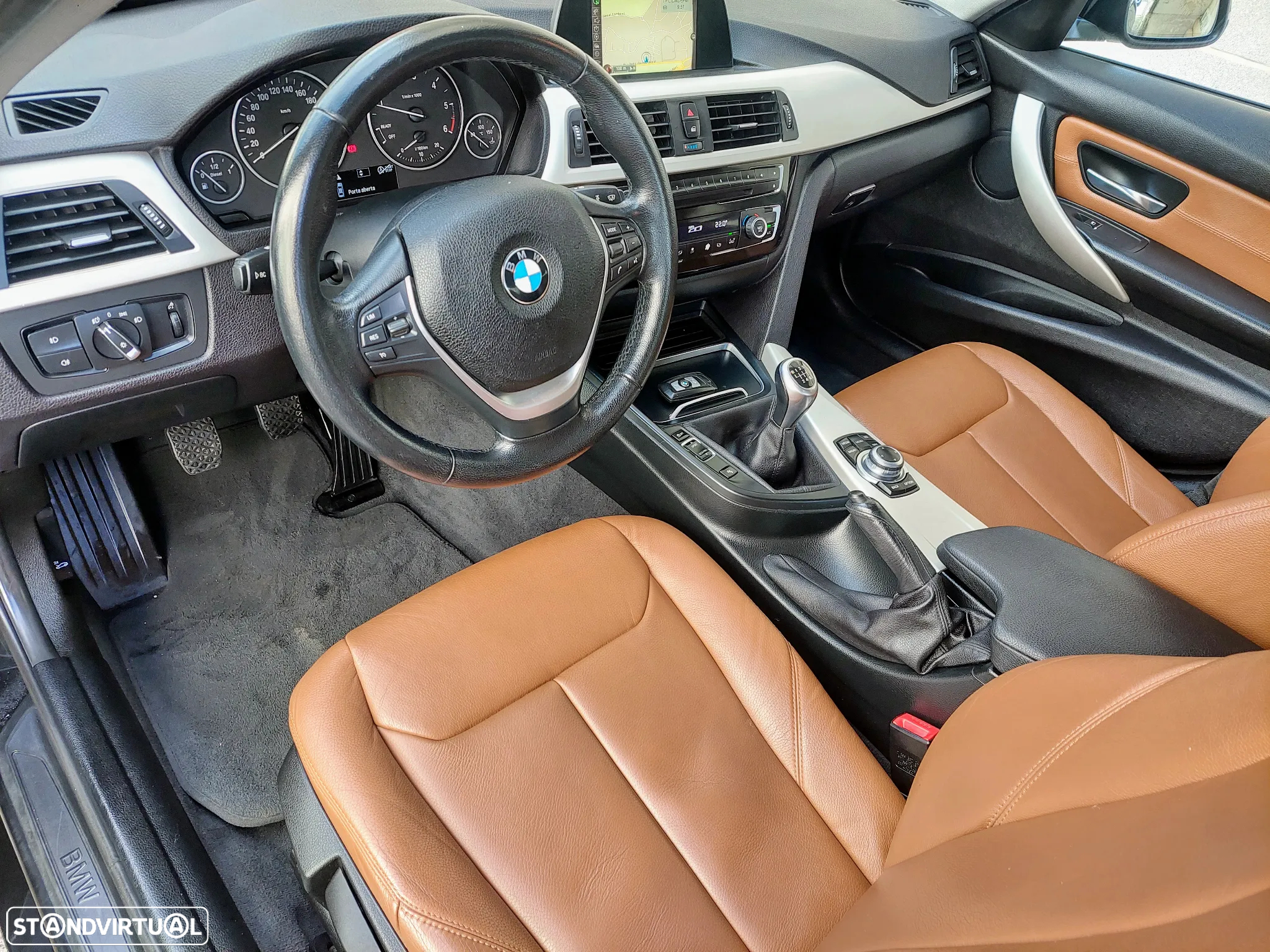 BMW 320 d Line Luxury - 27