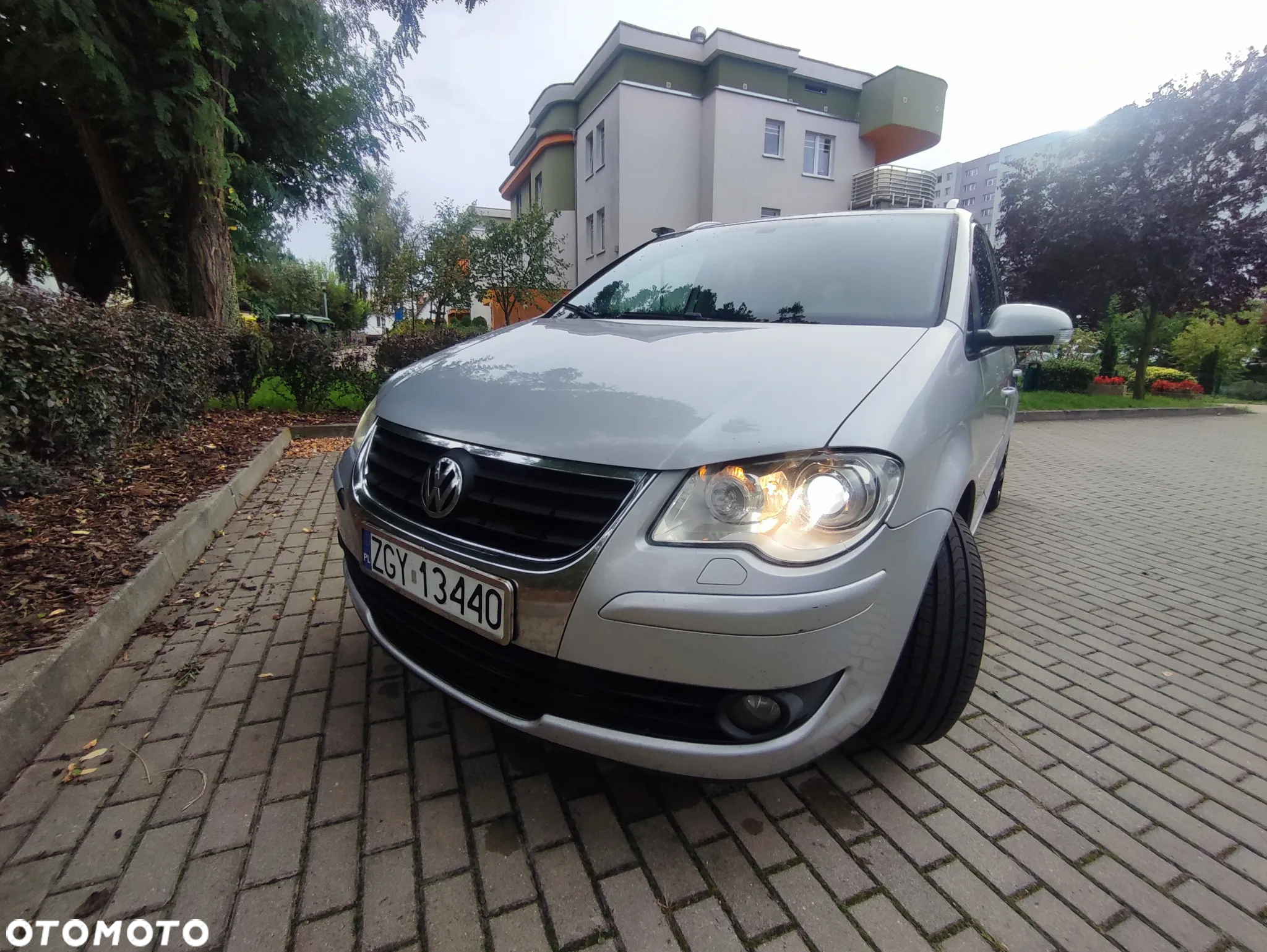 Volkswagen Touran - 2