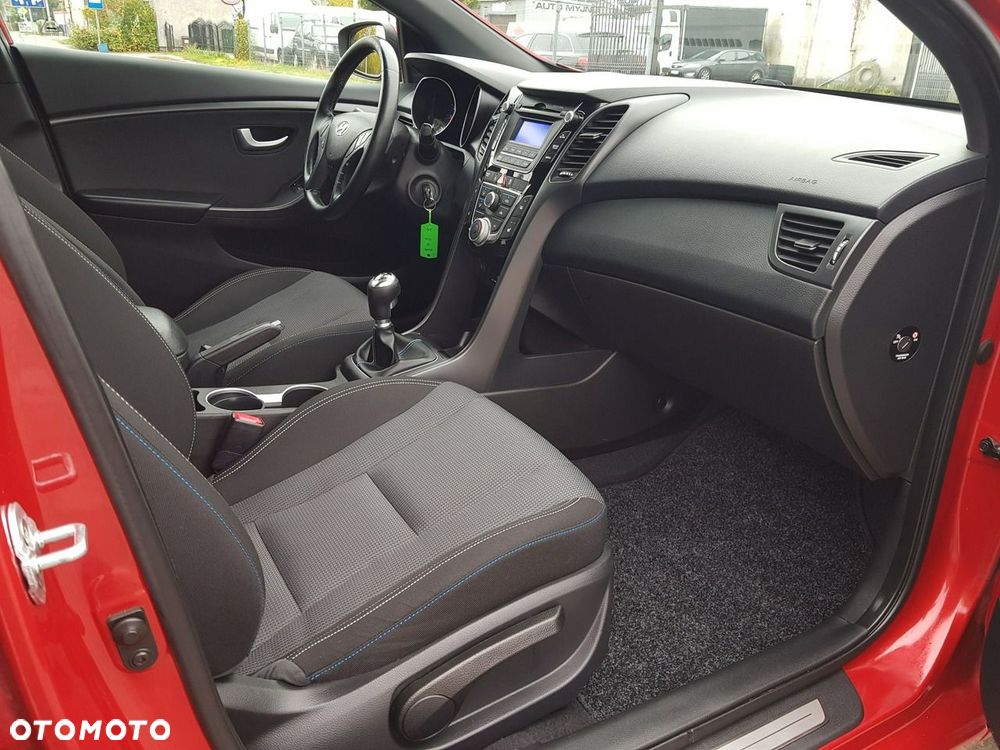 Hyundai i30 blue 1.6 GDI Passion - 17