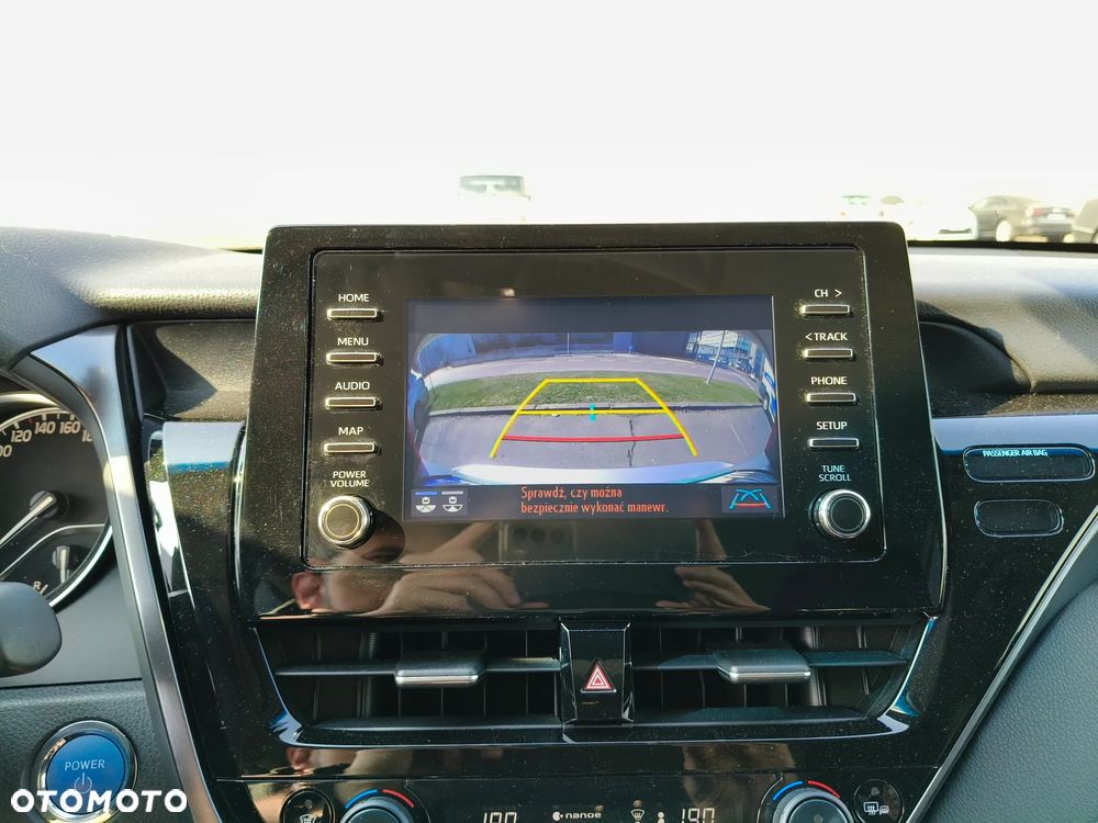 Toyota Camry 2.5 Hybrid Comfort CVT - 26