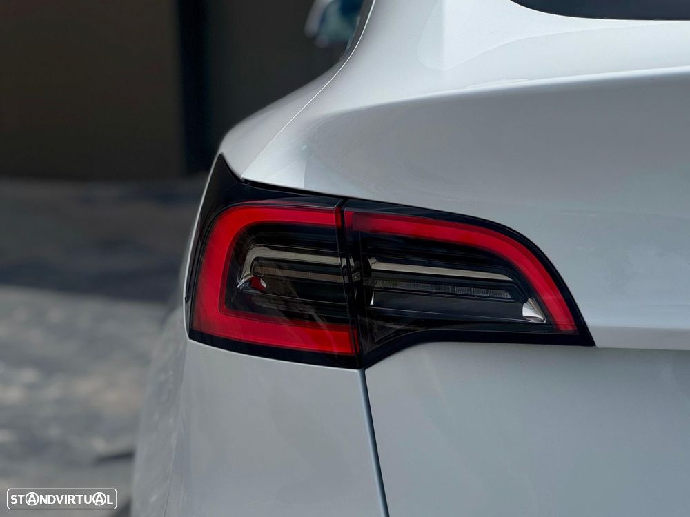 Tesla Model Y RWD - 24