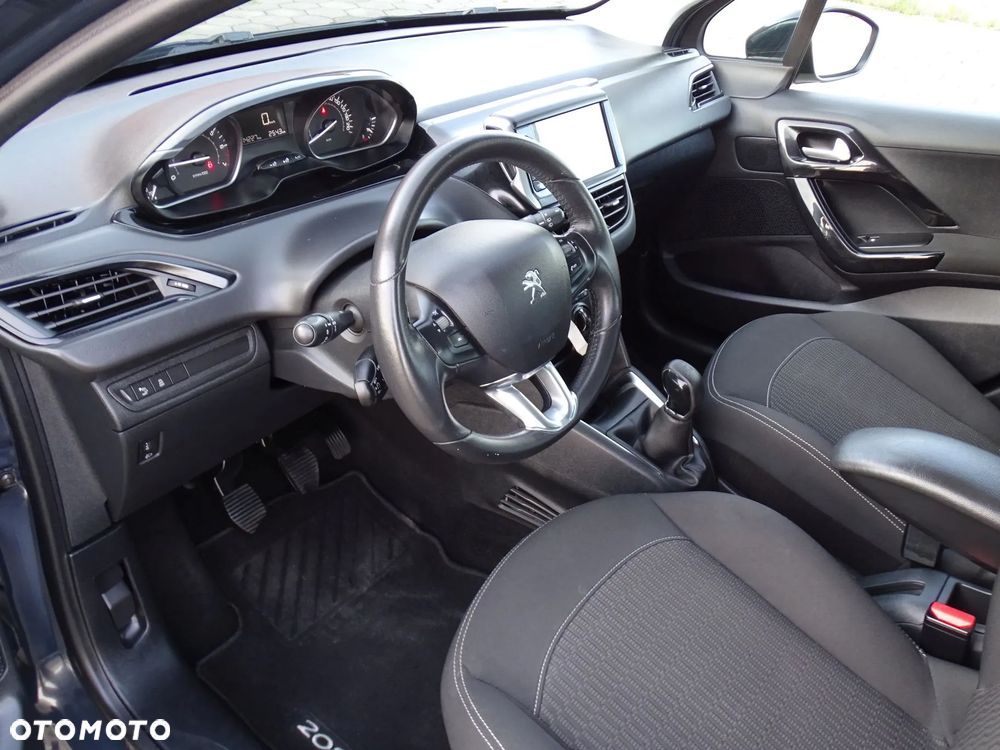 Peugeot 208 1.2 PureTech Style - 18