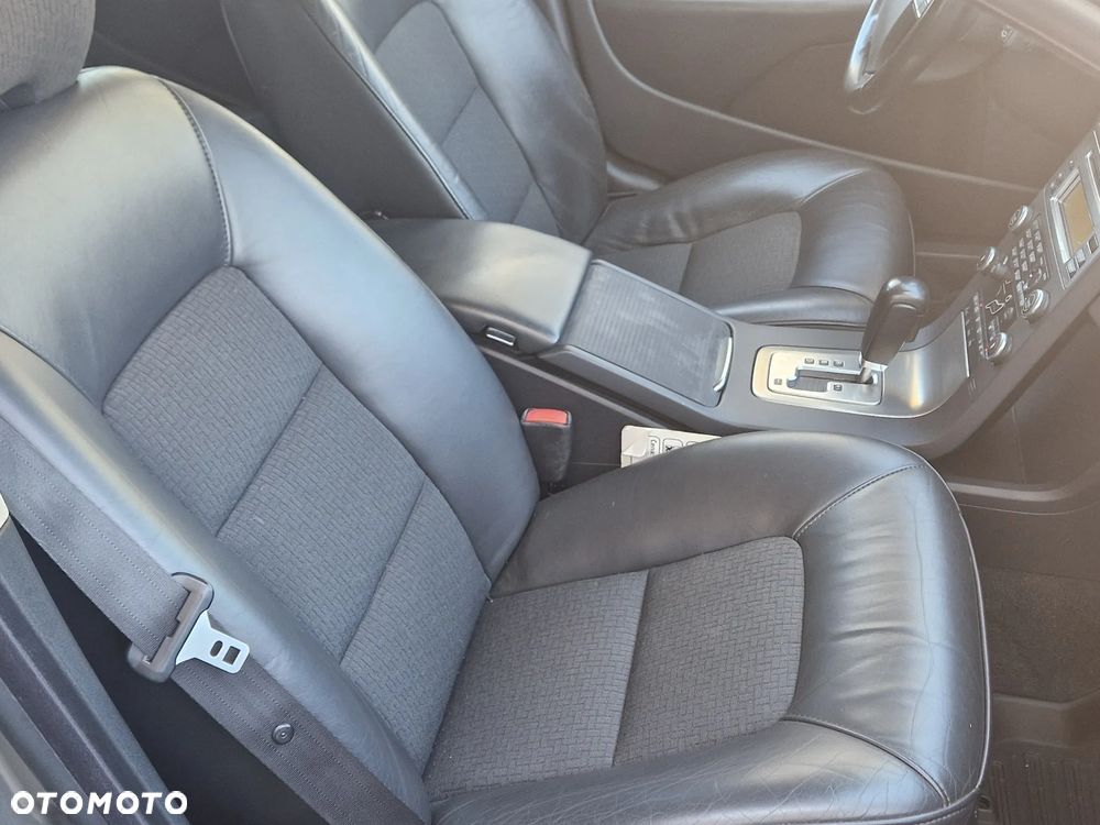 Volvo V70 2.5T Summum - 18
