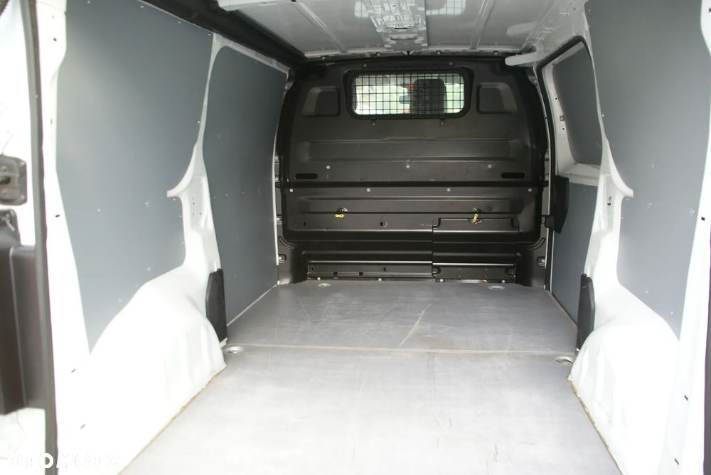 Opel Vivaro - 10
