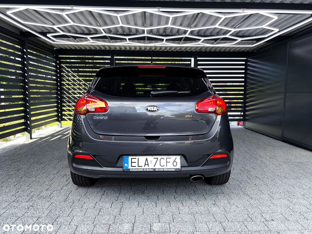 Kia Ceed 1.6 GDI DCT Vision - 11