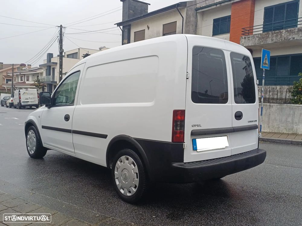 Opel COMBO 1.3 CDTI 75 CV - AR CONDICIONADO - 17