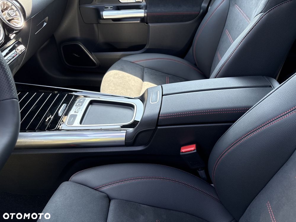 Mercedes-Benz GLA 200 mHEV AMG Line 7G-DCT - 22