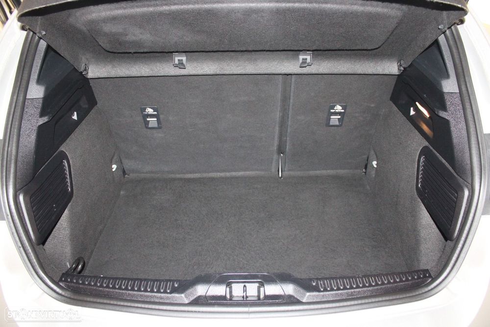 Ford Focus 1.0 EcoBoost MHEV ST-Line - 30