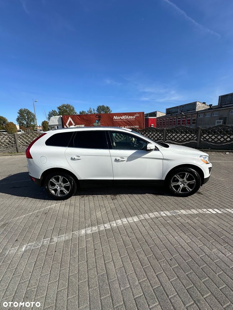 Volvo XC 60 T6 AWD R-Design - 3